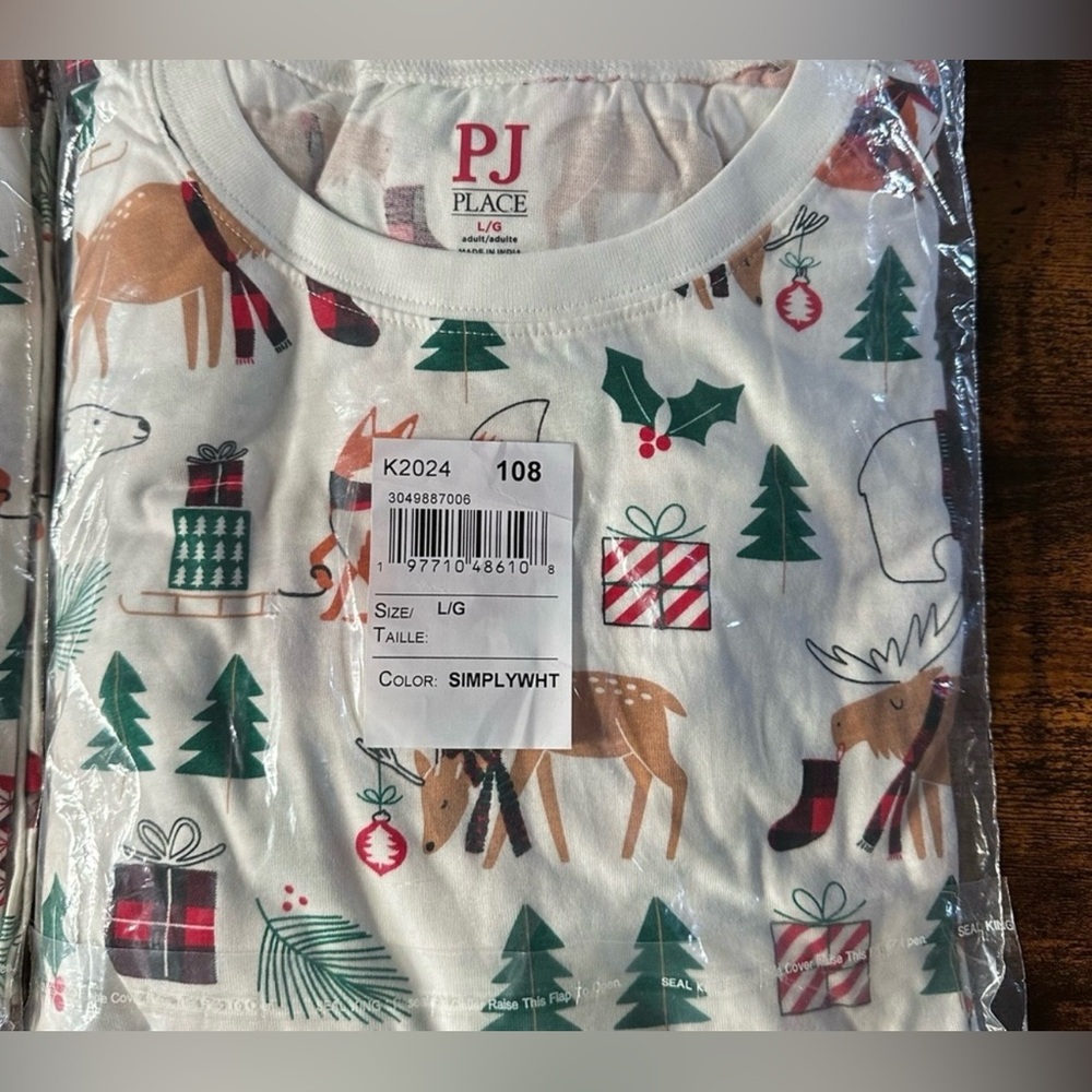UNISEX Size Large Holiday Pajamas - Picture 2 of 9
